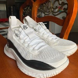 Size 4 Youth Curry 8s